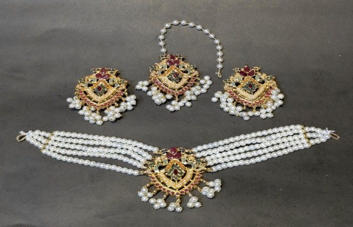 Premium Pearl Choker Set with Earrings & Maang Tikka - Image 2