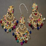 Elegant Bindi Kanta Earrings - Image 10