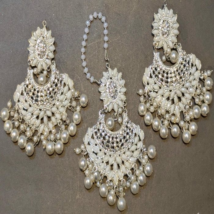 Elegant Bindi Kanta Earrings - Image 12