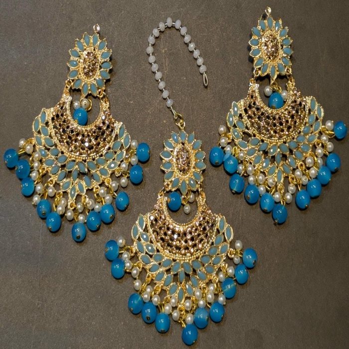 Elegant Bindi Kanta Earrings - Image 9